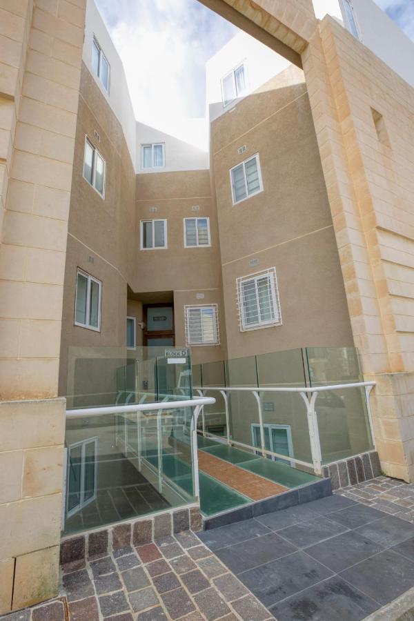 Apartment With Pool-Hosted By Sweetstay Zebbug  外观 照片